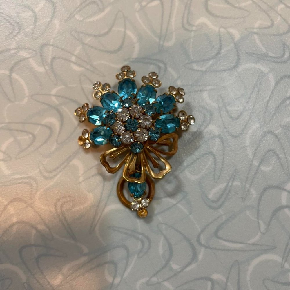 vintage FLOWER blue topaz faux rhinestone Brooch